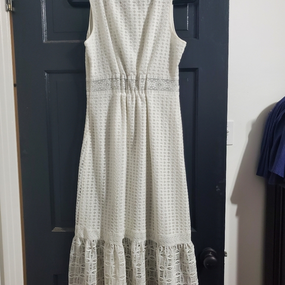 Chelsea and Violet midi dress - Picture 3 of 3